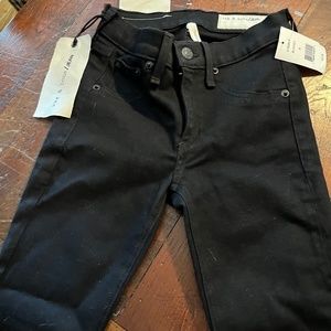 Black jeans / leggings